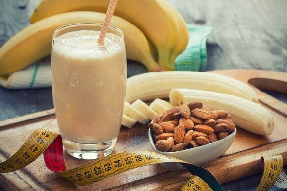 Fleischen mit Banane und Mandel